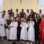 Foto bersama pastor Paroki Todo dengan para panitia Paskah tahun 2026.