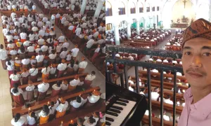 Antara Altar dengan Tenda Pesta 253 Anak Se-paroki Todo Menerima Tubuh dan Darah Kristus